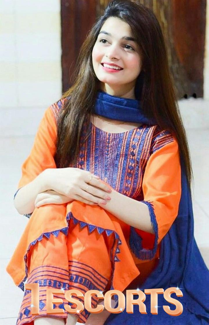 Bahria Town escorts in Lahore high class Service