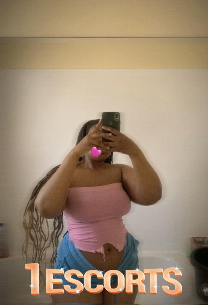 Naughty Ghanaian girls available for hookup