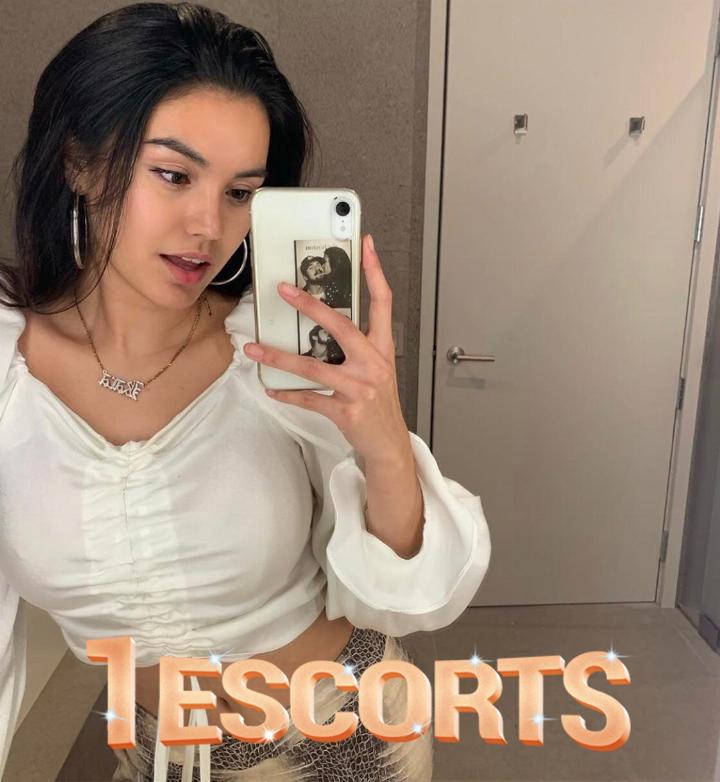 Hot sizzlinghot escort ESABELLA -3