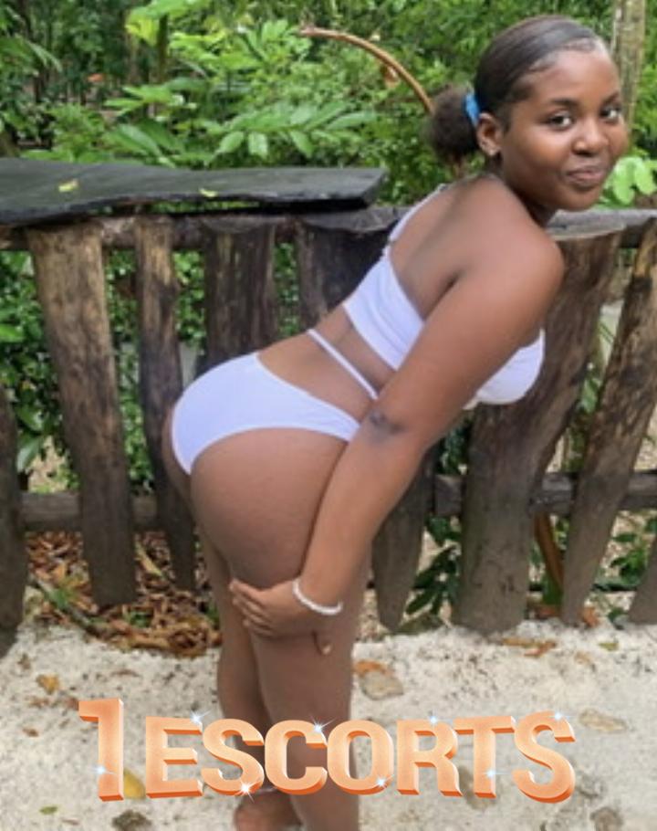My Creamy Pussy Needs To Be Filled With Your Tasty Cumm Daddy👅👅👅