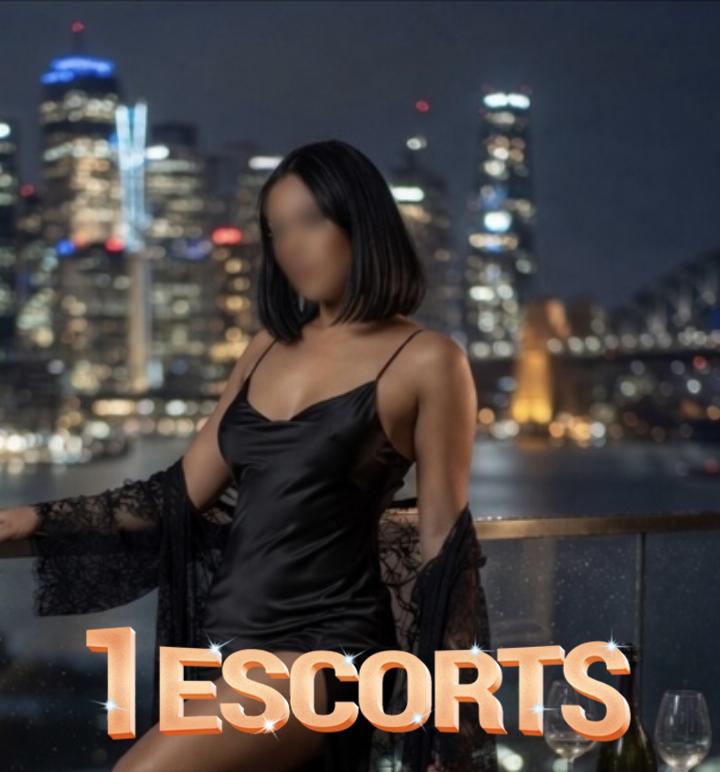 Carmen Skye | Stunning Exotic Minx