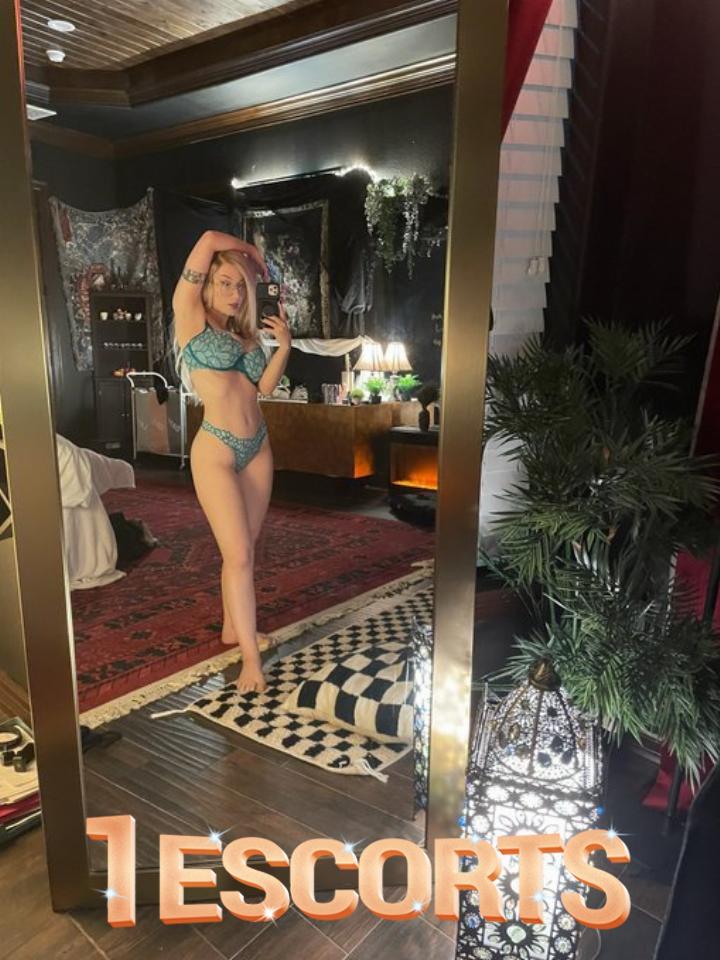 Rosaline Courbevoie escort -4
