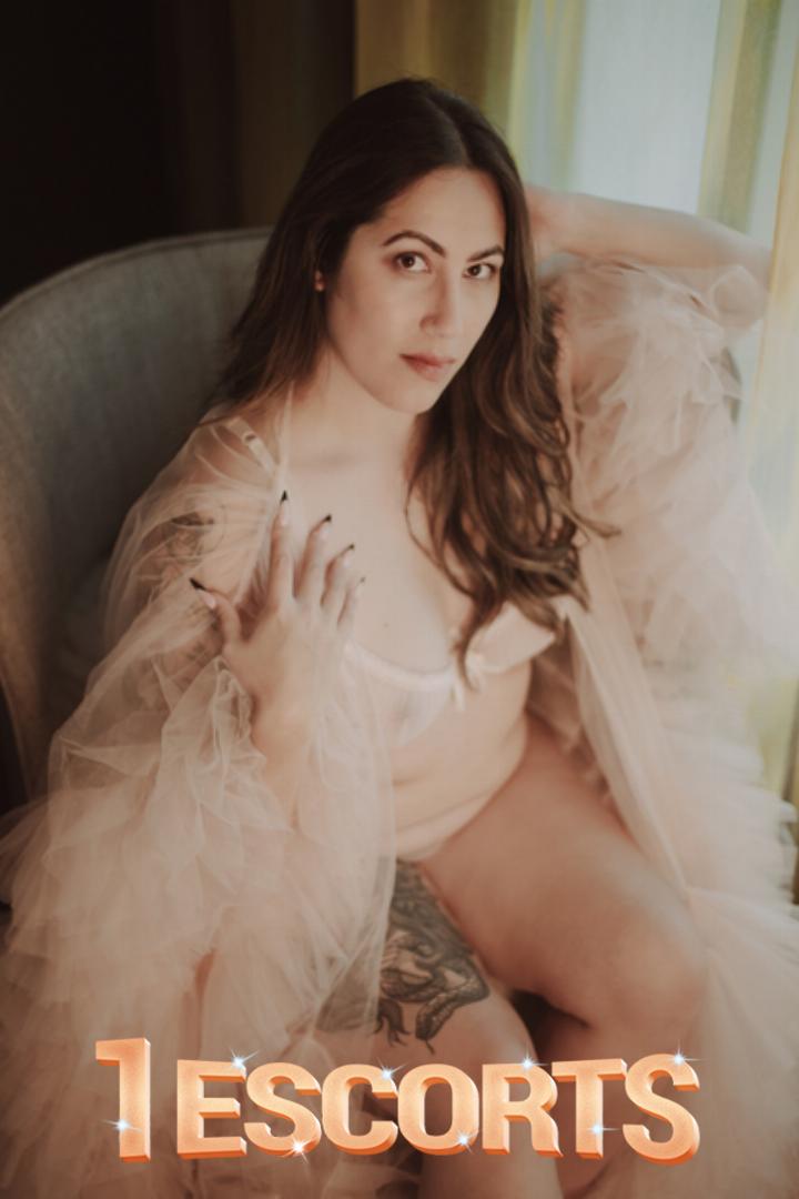 Frankie Sinclair | The Perfect Mix Of Sugar & Spice -2