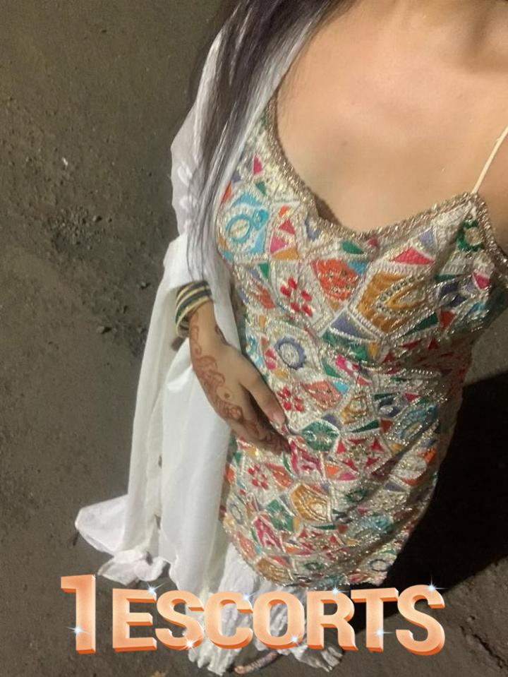 The Most lovely hot luxury escort models calls girls in Lahore -2