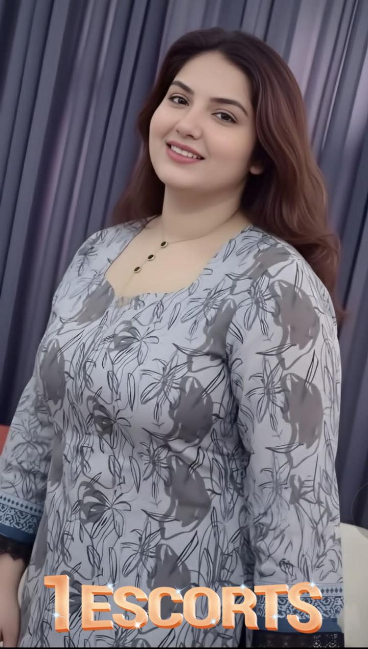 Ayeza Khan escorts Models calls Girls In Lahore -3
