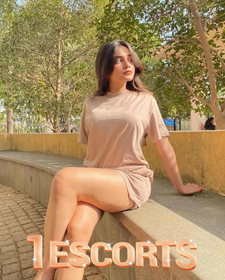 Special Discounts On Booking Escorts in Lahore