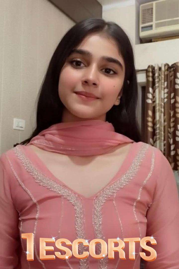 Ayeza Khan escorts Models calls Girls In Lahore