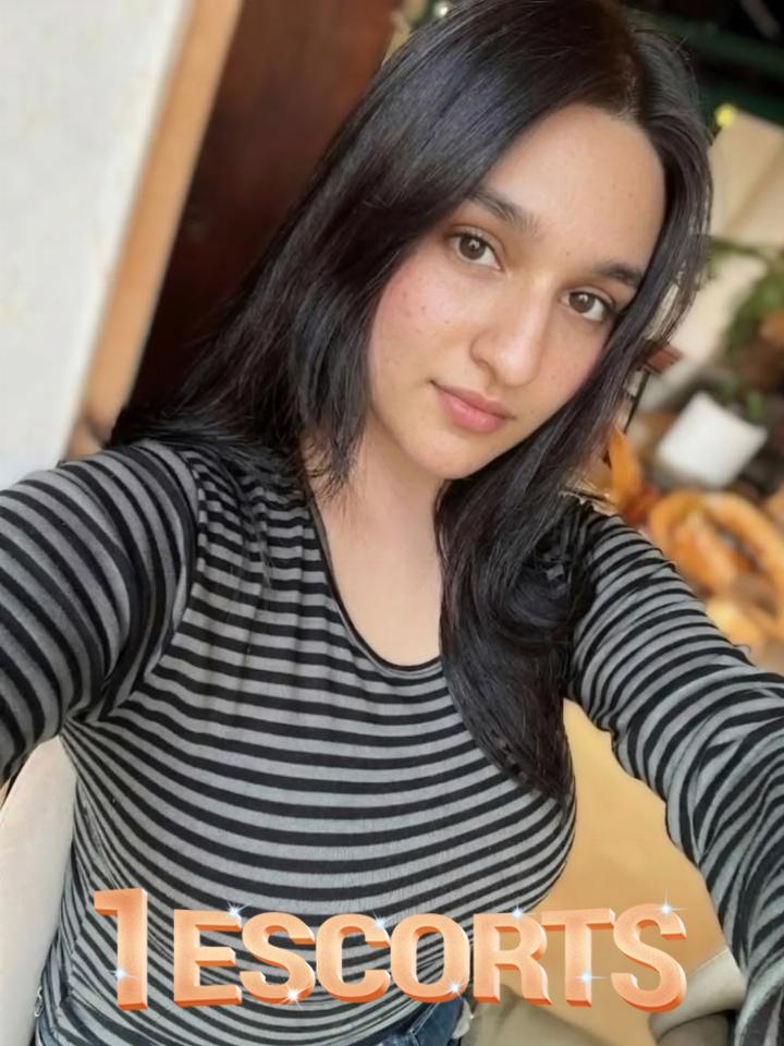 Ayeza Khan escorts Models calls Girls In Lahore -2