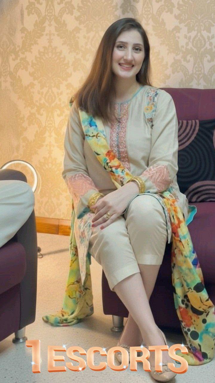 Ayeza Khan escorts Models calls Girls In Lahore -3