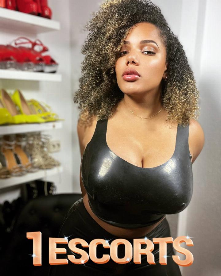 Petite carly -4