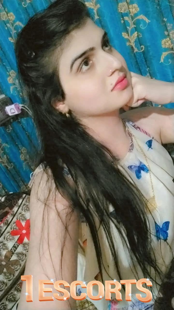 ALISHA KHAN ESCORTS MODELS IN LAHORE
