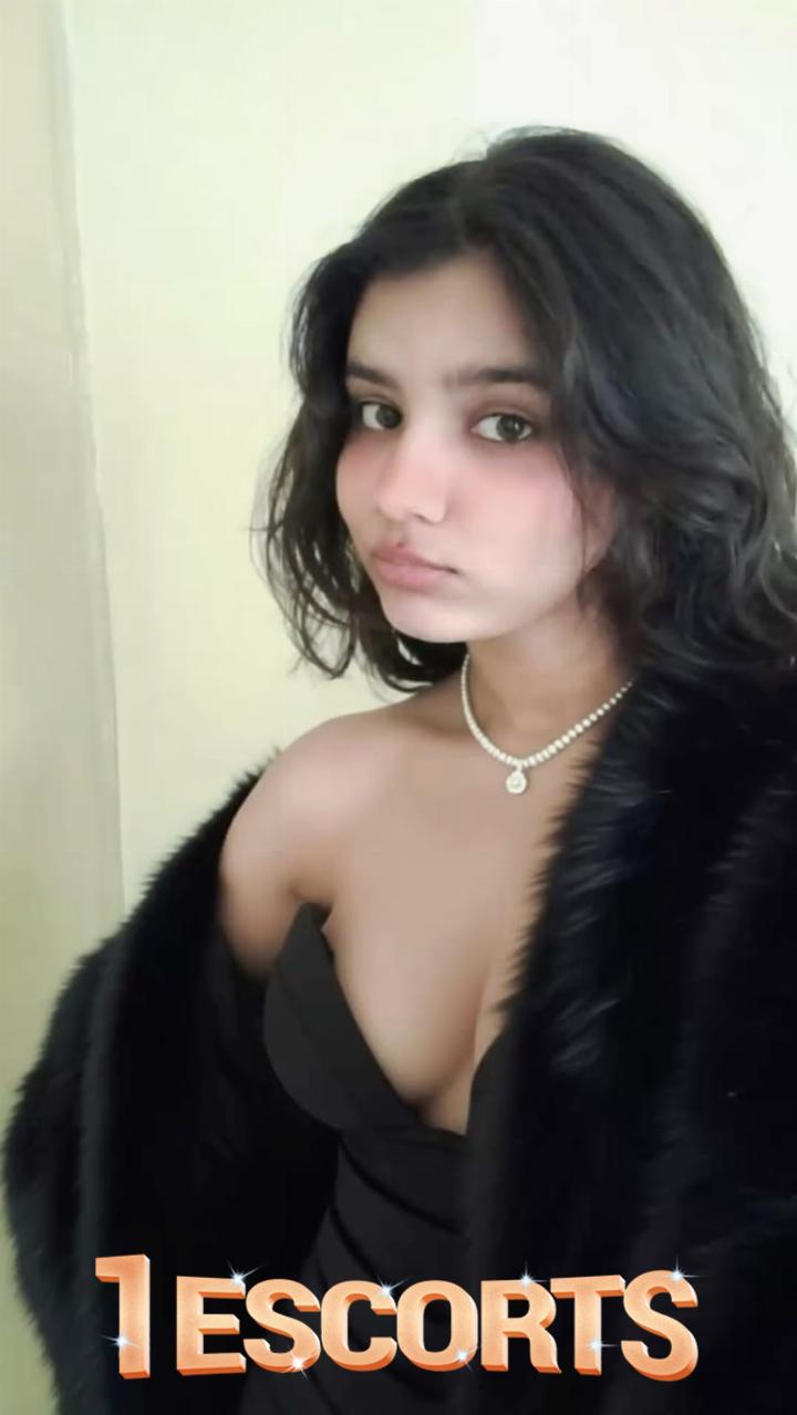 ZOYA KHAN ESCORTS MODELS CALLS GIRLS IN ISLAMABAD