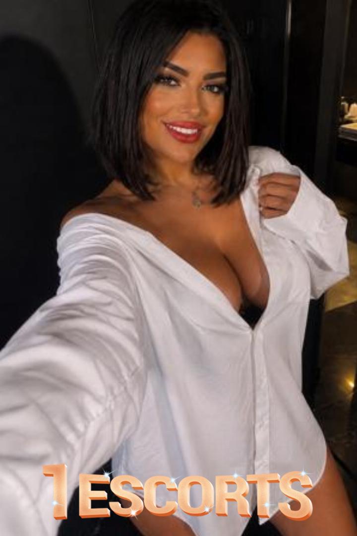 Lara Escortss -2