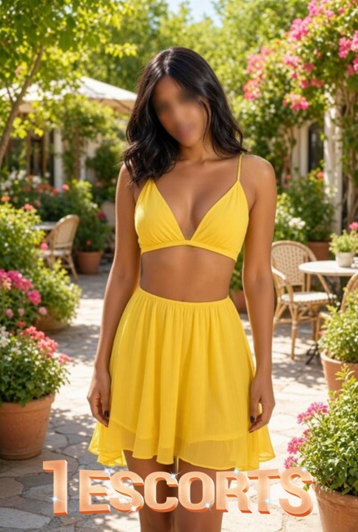 Carmen Skye | Stunning Exotic Minx -4