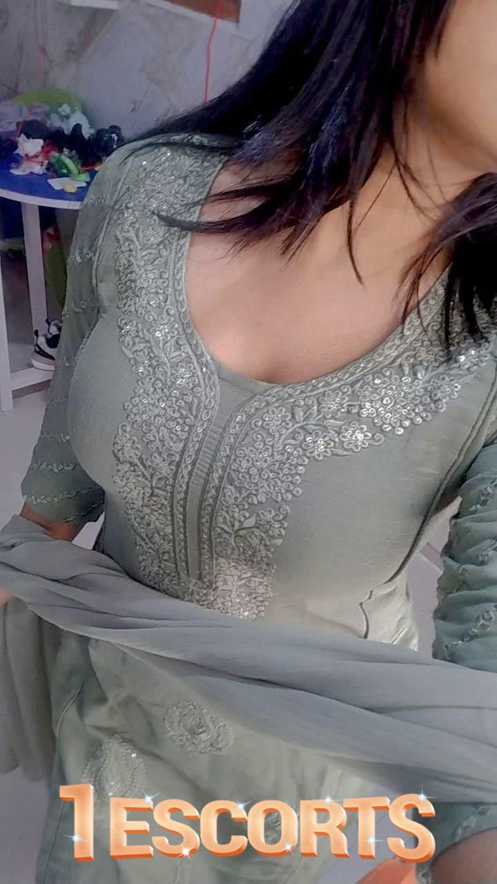 SHAZIA KHAN ESCORTS MODELS CALLS GIRLS IN ISLAMABAD -2
