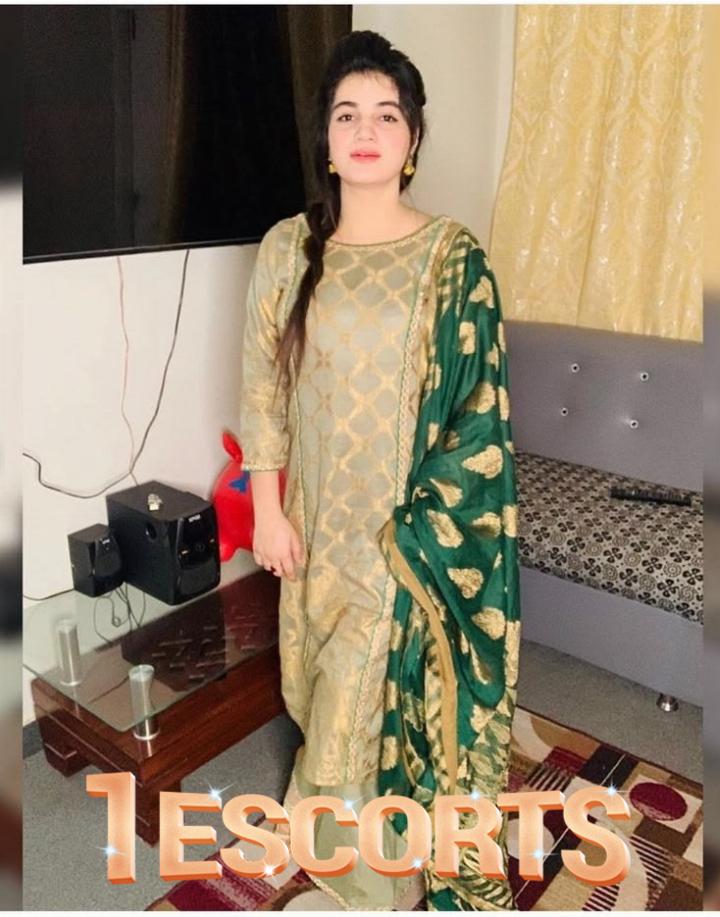ZARA KHAN ESCORTS ESCORTS MODELS IN ISLAMABAD NIGHT SERVICES