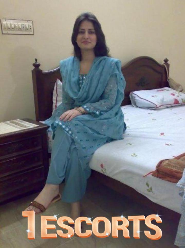ANISHA KHAN ESCORTS MODELS IN ISLAMABAD -3
