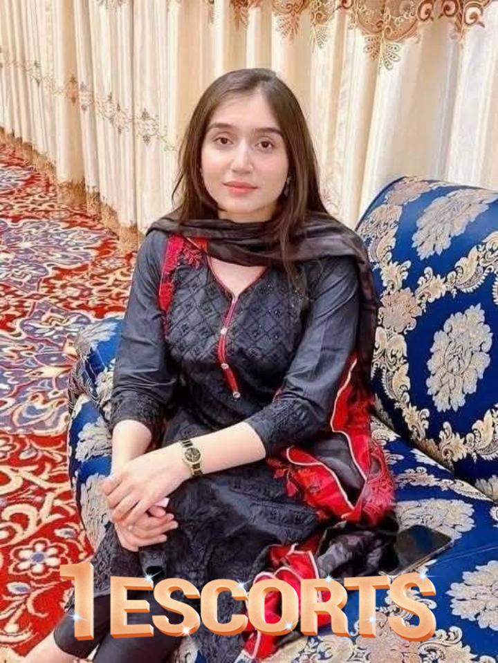 ANISHA KHAN ESCORTS MODELS IN ISLAMABAD -4