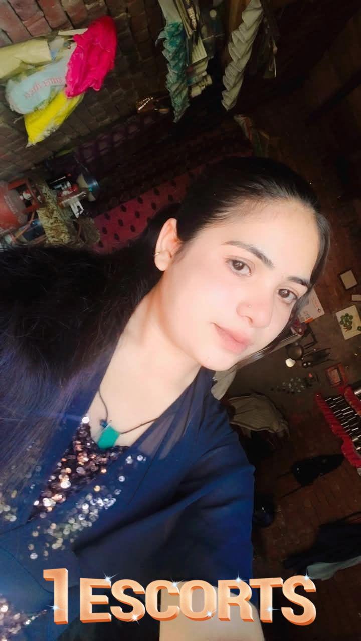 RIMSHA KHAN ESCORTS MODELS IN LAHORE -2