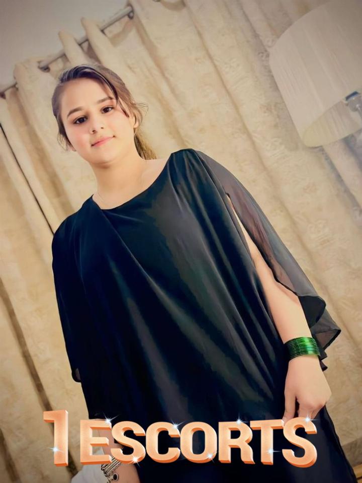 AIZA KHAN ESCORTS MODELS CALLS GIRLS IN ISLAMABAD -4