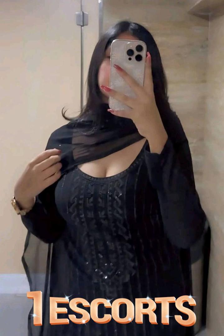 Ayeza Khan escorts Models calls Girls In ISLAMABAD -3