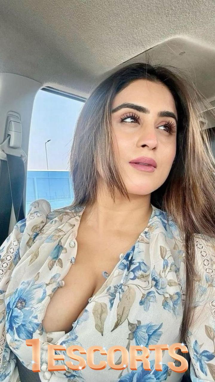 ESHA KHAN ESCORTS MODELS CALLS GIRLS IN LAHORE -4