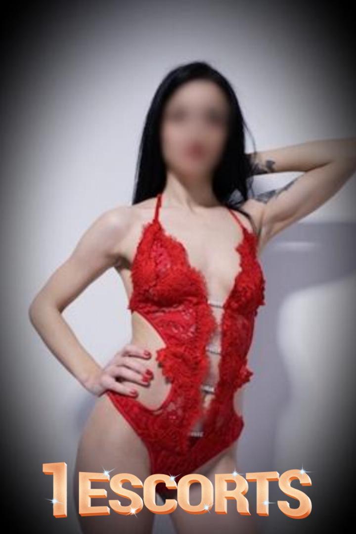 Dana Sparkles Slim Central London Escort -2