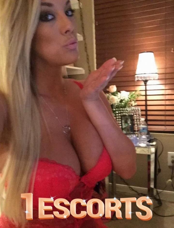 Vicky escort Belfast near me