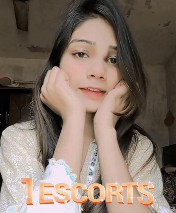 Rich girls need boys for sex