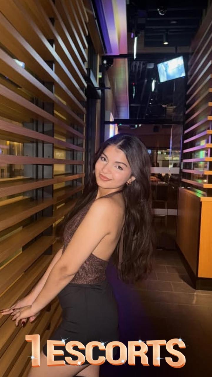 Webcam oil massage meetup available