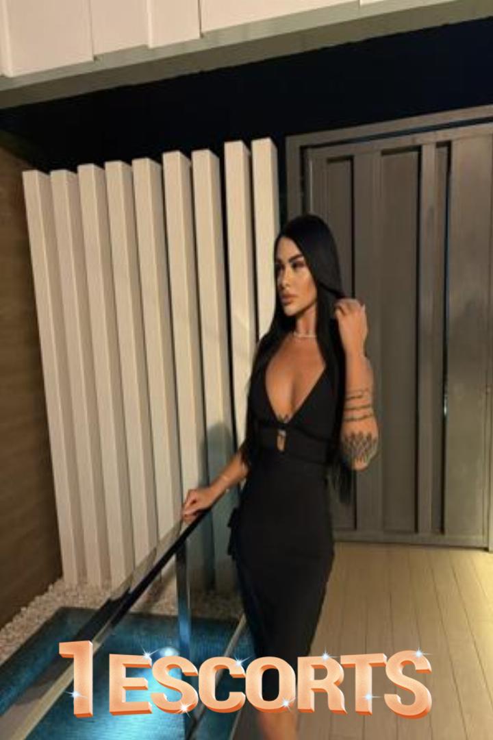 Eva Sparkles in North London -2