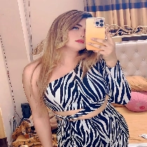 Komal khan models in Karachi