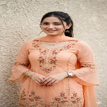 Ayeza Khan escorts Models calls Girls In Lahore